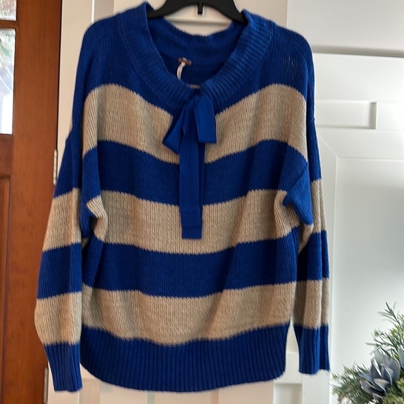Free People Sweater - Picture 1 of 2